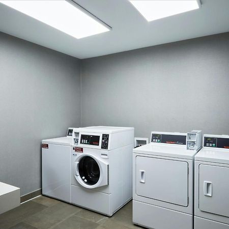 ラ キンタ イン ＆ スイーツ サンタ バーバラ ダウンタウン サンタバーバラ エクステリア 写真